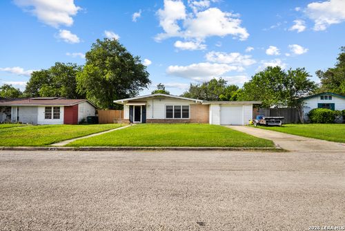 230 Brettonwood Dr, San Antonio, TX, 78218-4255 | Card Image