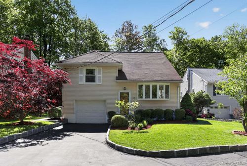 119 Manville Rd, Pleasantville, NY, 10570-2112 | Card Image