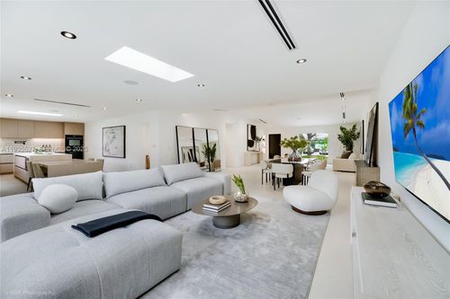 21480-21480 Highland Lakes Blvd, Miami, FL, 33179-1661 | Card Image