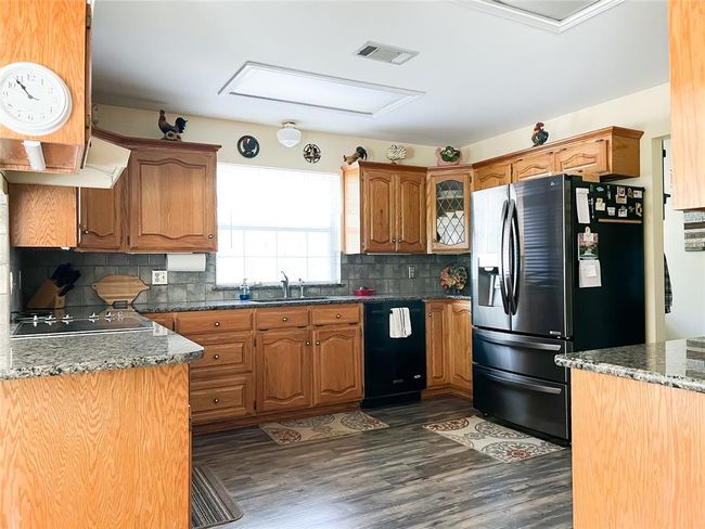 518 Lcr 902, House other with 3 bedrooms, 2 bathrooms and 2 parking in Jewett TX | Image 6