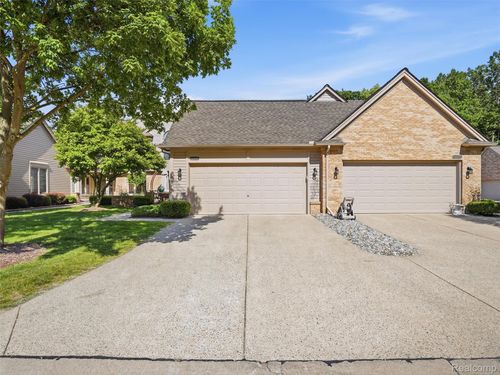 52088 Southview Ridge, Macomb Township, MI, 48042 | Card Image