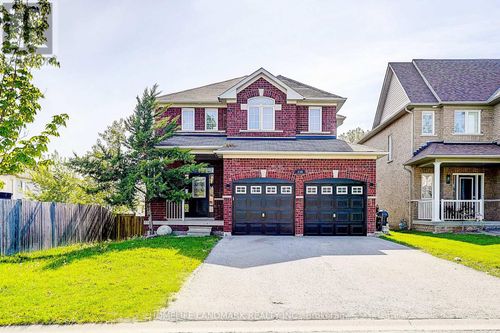 110 Winchester Terr, Barrie, ON, L4M0B3 | Card Image