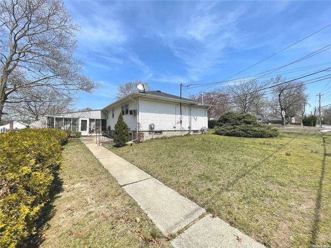 774 Old North Ocean Ave, House other with 3 bedrooms, 2 bathrooms and null parking in Patchogue NY | Image 25