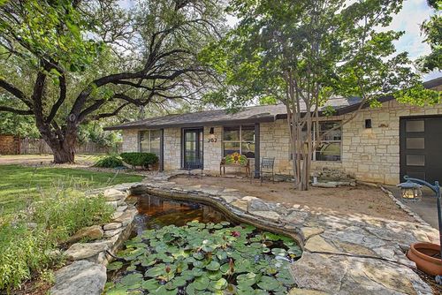 202 Bluebonnet St, Fredericksburg, TX, 78624-4754 | Card Image