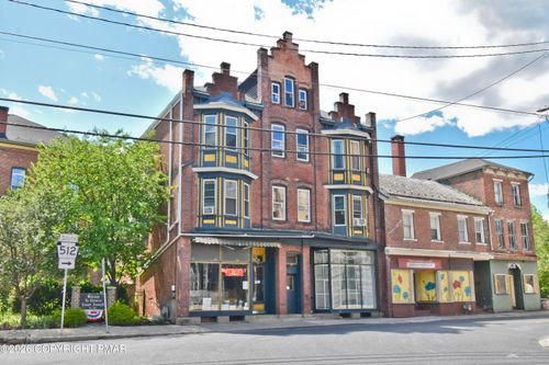 28 S Main St, Bangor, PA, 18013-2604 | Card Image