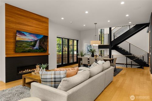 7002 93rd Ave Se, Mercer Island, WA, 98040-5440 | Card Image