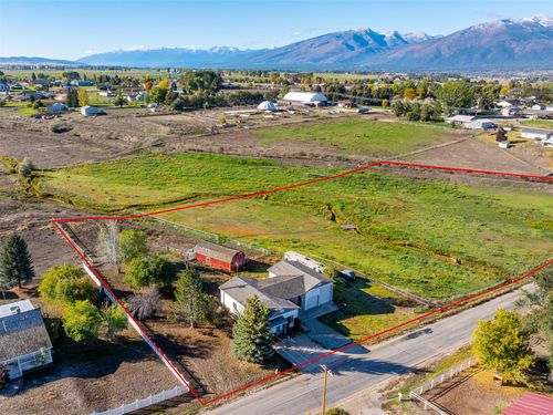 563 Bass Ln, Corvallis, MT, 59828-9750 | Card Image