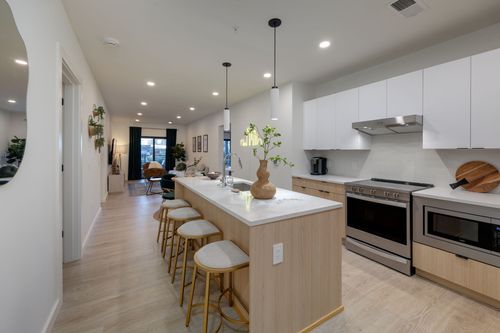 apt-315-635 7th Ave S, Nashville, TN, 37203-5041 | Card Image