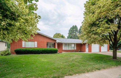 15 11th Ave Se, Le Mars, IA, 51031-1848 | Card Image