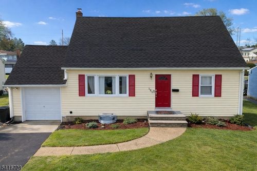 585 Mountainview Dr, North Plainfield, NJ, 07063-1753 | Card Image