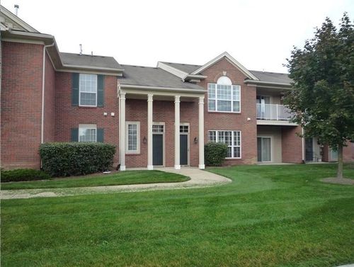 27208 Chesapeake Cir, Commerce Twp, MI, 48390-5921 | Card Image