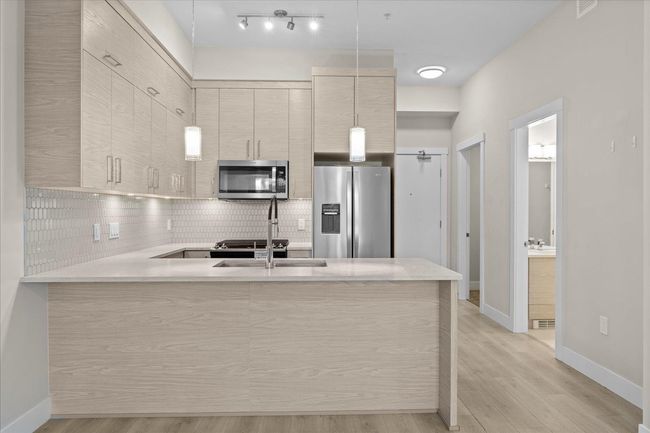 102 - 2120 Gladwin Rd, Condo with 1 bedrooms, 1 bathrooms and 1 parking in Abbotsford BC | Image 11