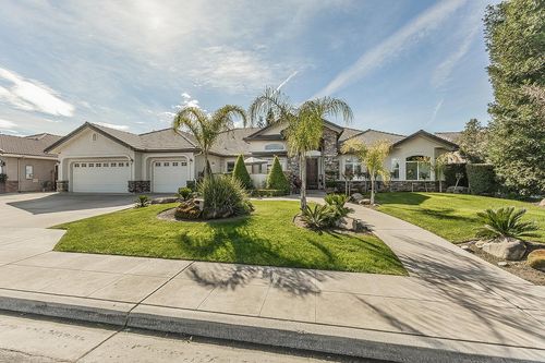 2888 Ashcroft Ave, Clovis, CA, 93611-3967 | Card Image