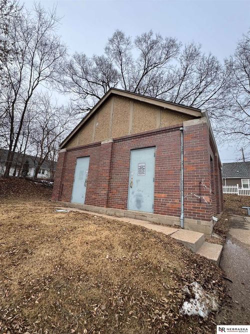 4204 Ames Ave, Omaha, NE, 68111-2148 | Card Image