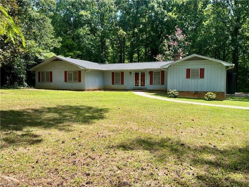 278 Forest Park Dr, Denton, NC, 27239-8027 | Card Image
