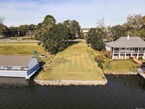 2049 False River Dr, New Roads, LA, 70760-2609 | Card Image