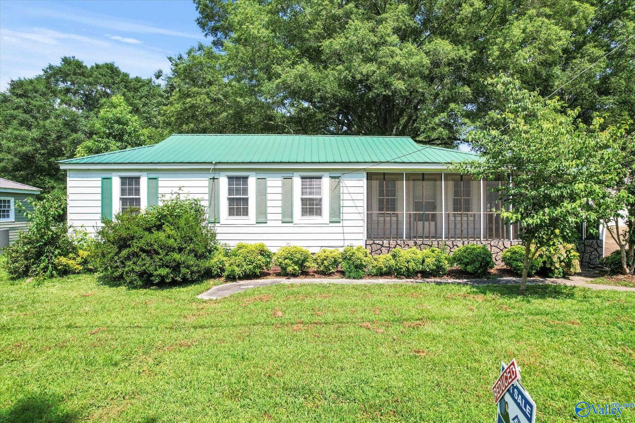 2nd St, Arab, AL 35016