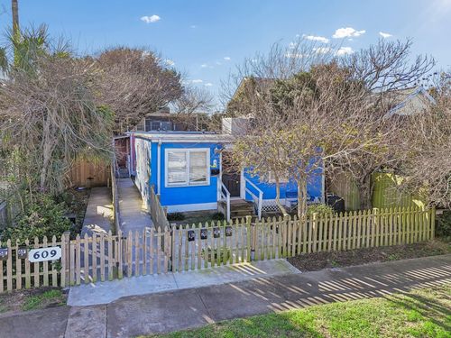 609 Sealy Avenue, Galveston, TX, 77550 | Card Image