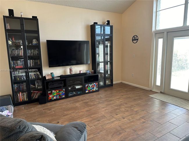 975 Nw 165 Th Ave, House other with 4 bedrooms, 3 bathrooms and null parking in Pembroke Pines FL | Image 15