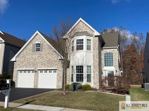 6 Bellingham Dr, KENDALL PARK, NJ, 08824-7018 | Card Image