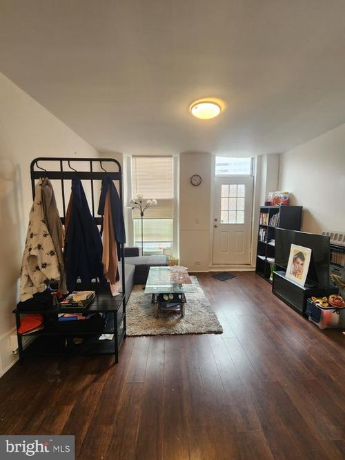 apt-1f-40 N 40th St, PHILADELPHIA, PA, 19104-7203 | Card Image