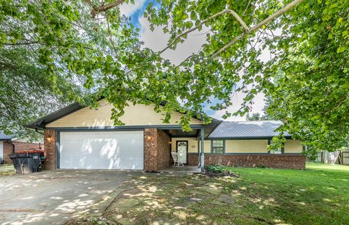 2104 Hummingbird Dr, Springdale, AR, 72764-5738 | Card Image