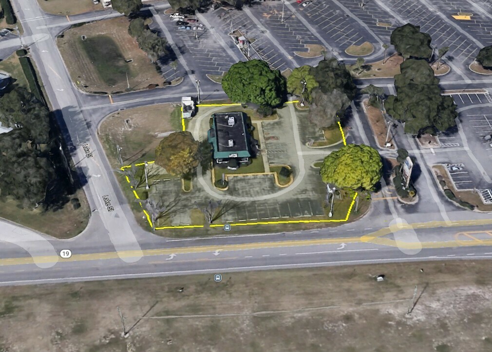 901 N Central Ave, Umatilla, FL 32784