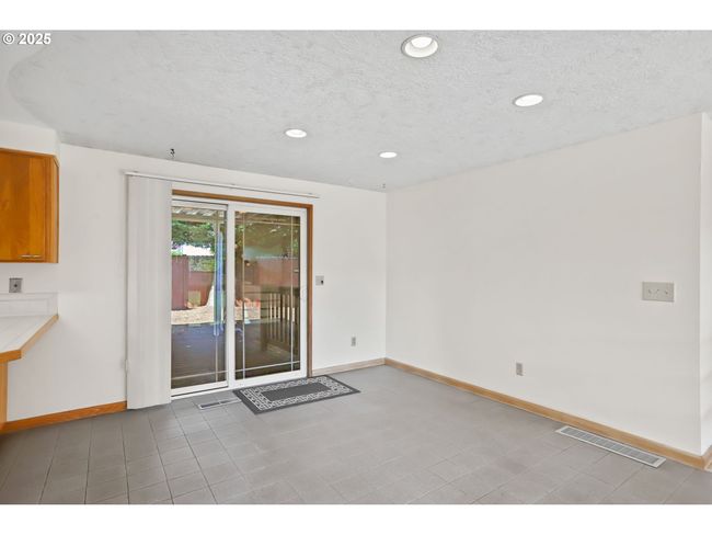 2335 5 Th St, House other with 3 bedrooms, 2 bathrooms and 2 parking in Columbia City OR | Image 10