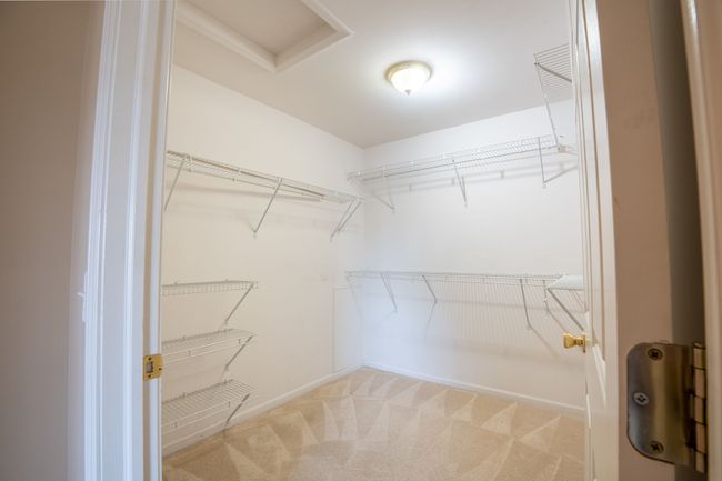 5499 Twin Oaks Dr, Condo with 2 bedrooms, 2 bathrooms and null parking in Sterling Heights MI | Image 7