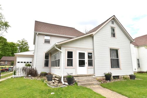 306 N Howard St, Oxford, IN, 47971-8534 | Card Image