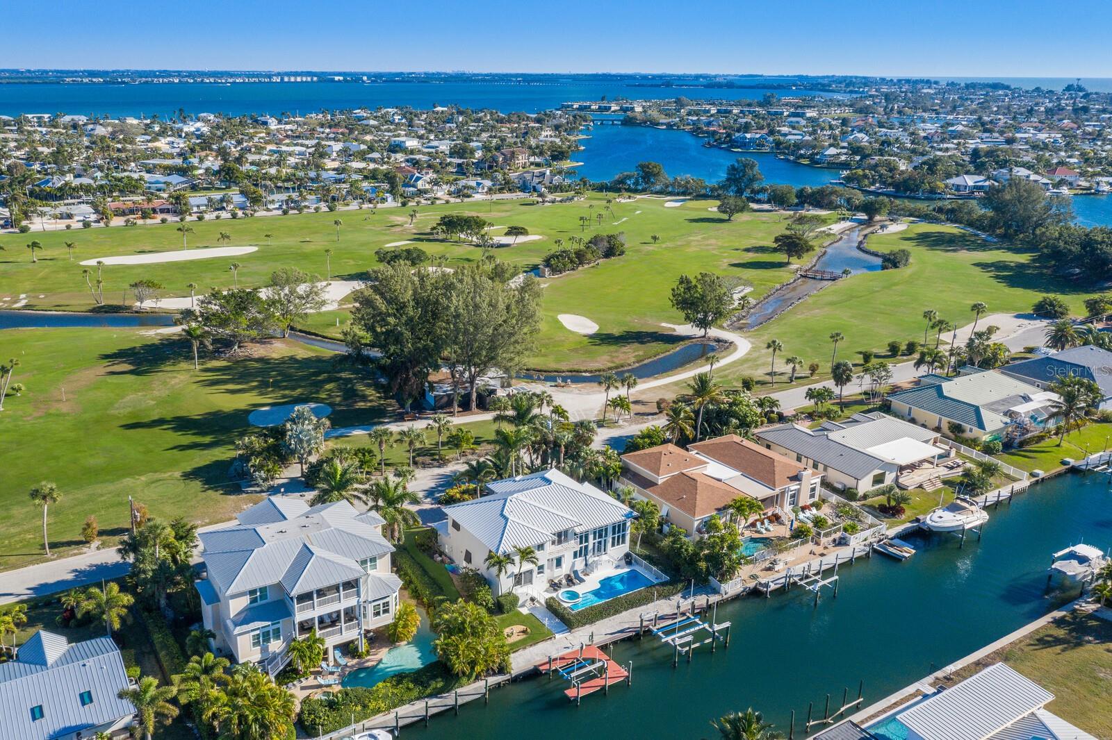 Ivanhoe Ln, Holmes Beach, FL 34217