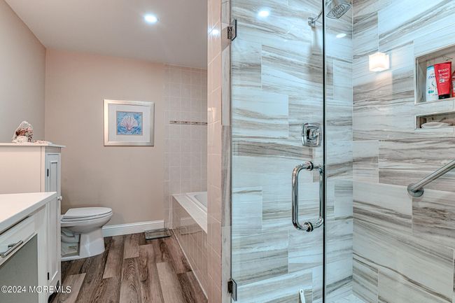 Shower | Image 18