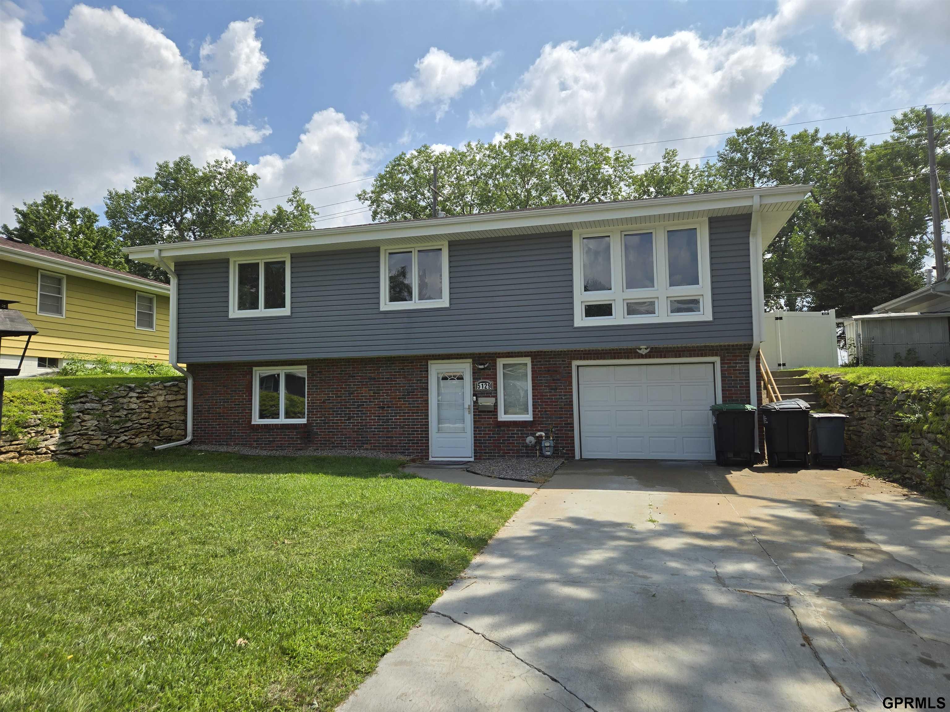 121st St, Omaha, NE 68137