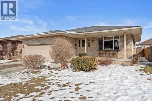 2972 Jennifer Dr, Windsor, ON, N8W5J2 | Card Image