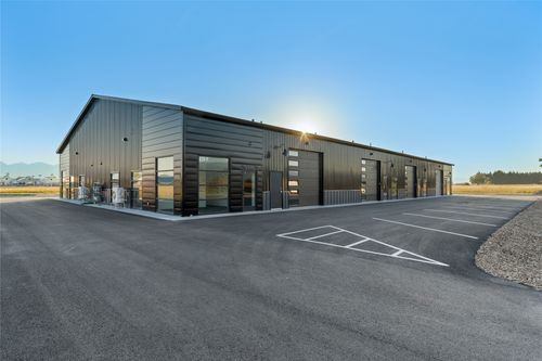 1-2-303 Airport Way, Kalispell, MT, 59901 | Card Image