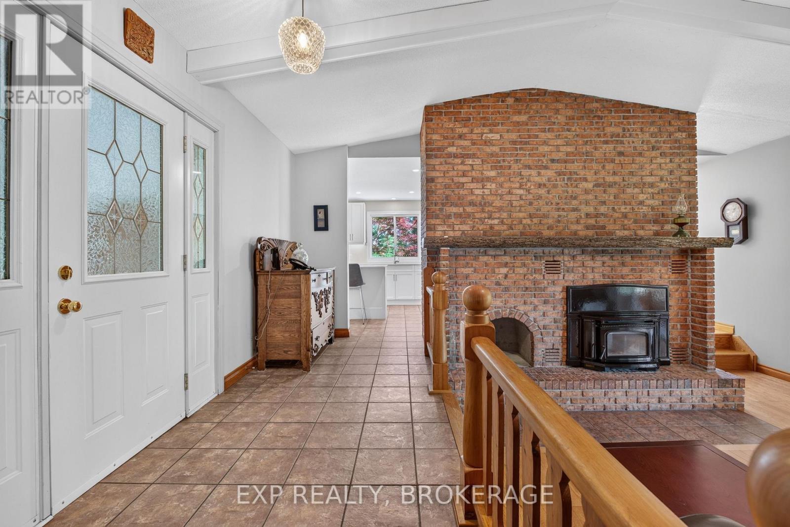 Residential in Stone Mills (Stone Mills) 4