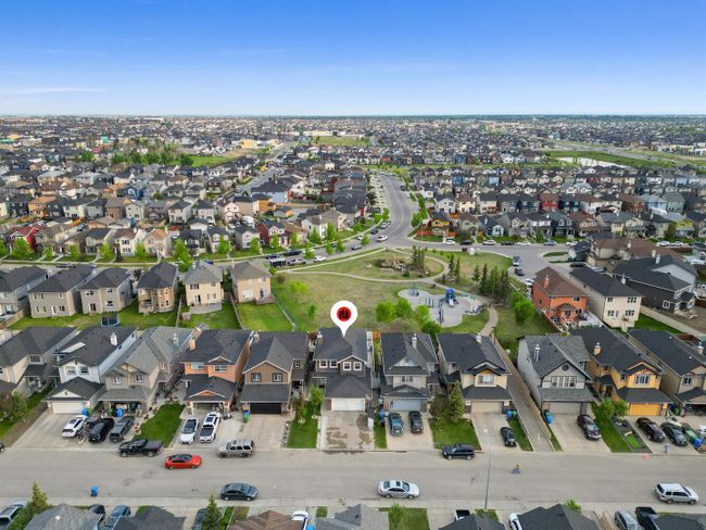 104 Saddlecrest Green Ne, House detached with 5 bedrooms, 3 bathrooms and 4 parking in Calgary AB | Image 2