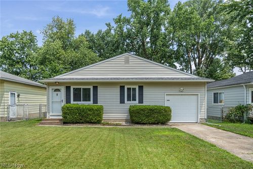 654 Wesley Dr, Berea, OH, 44017-1146 | Card Image