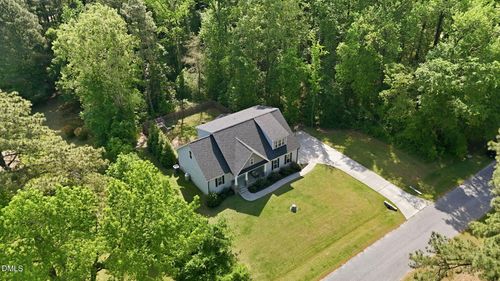 211 Long St, Fuquay Varina, NC, 27526-8590 | Card Image