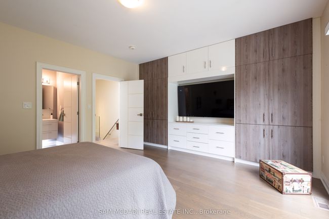35A Broadview Ave, House attached with 3 bedrooms, 5 bathrooms and 2 parking in Mississauga ON | Image 17