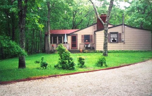 1 Whippoorwill Ln, Hampton Bays, NY, 11946-1018 | Card Image