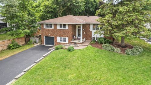 210 Richard Ave, Newmarket, ON, L3Y4P7 | Card Image