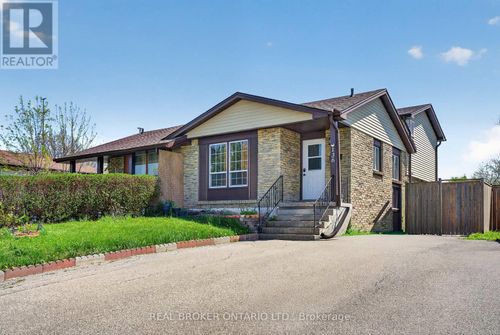 136 Rockwood Ave, St. Catharines, ON, L2P3R8 | Card Image