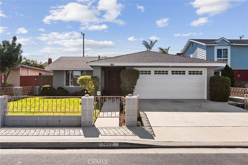 962 E Gladwick St, Carson, CA, 90746-3831 | Card Image