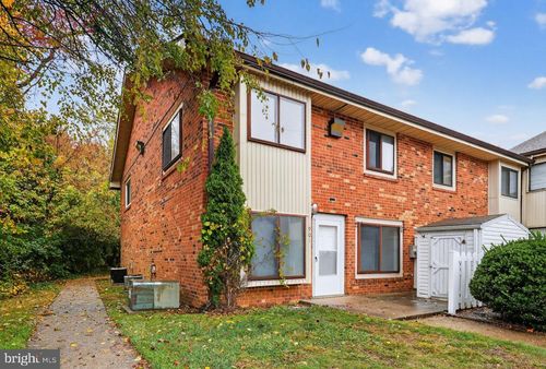 901 Cobble Creek Curv, NEWARK, DE, 19702-2401 | Card Image