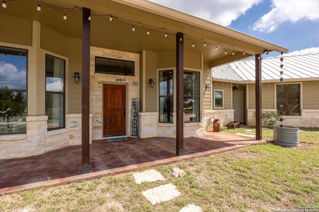 122 Twisting Oak Ct, House other with 4 bedrooms, 3 bathrooms and null parking in Pipe Creek TX | Image 4
