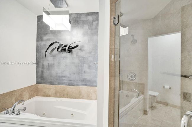 APT-342 - 16101 Emerald Estates Dr, Condo with 2 bedrooms, 3 bathrooms and null parking in Weston FL | Image 18