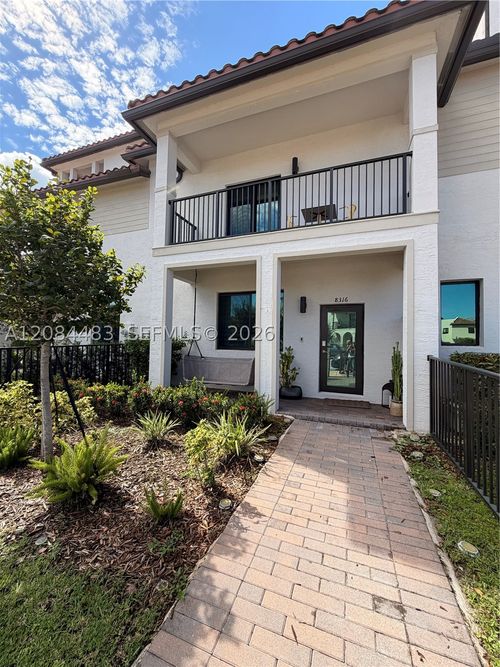 8316 Nw 43rd St, Doral, FL, 33166-5894 | Card Image