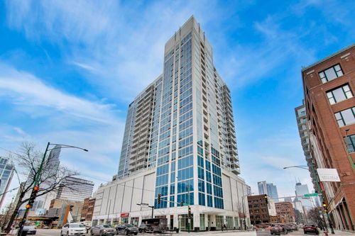 1105-757 N Orleans St, Chicago, IL, 60654-3522 | Card Image