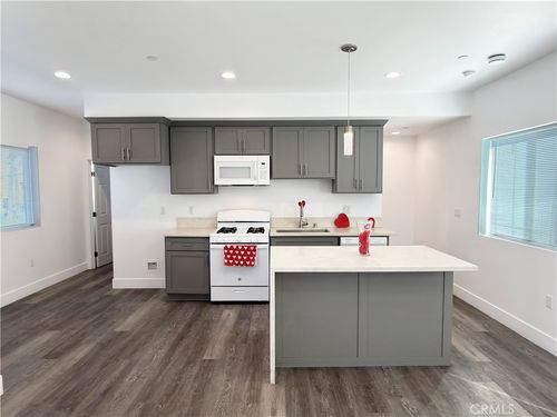 1491 Atlantic Ave, Long Beach, CA, 90813-3408 | Card Image